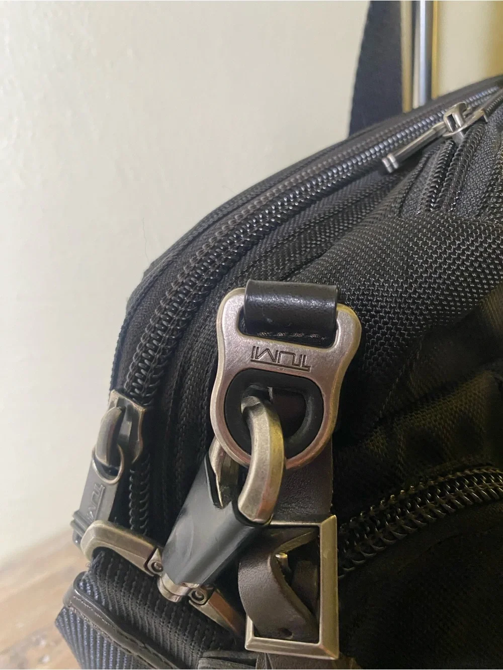 TUMI ALPHA BRAVO BLACK Men's Multi-Pocket Messenger Bag